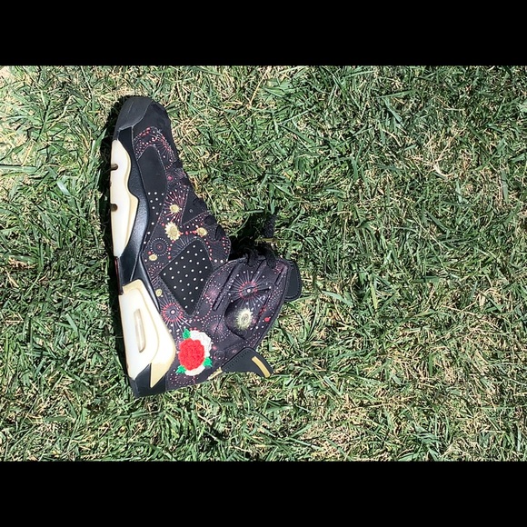 Jordan 6 retro Chinese New Years - Picture 3 of 4